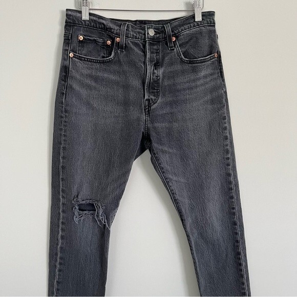 Levi's 501 High Rise Skinny Jeans Black with Distressed Knee, Size 28 NWOT - Picture 3 of 10